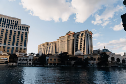 Item #16988134278330383505679479326290154646879637875533062132320205717050151141377 Media