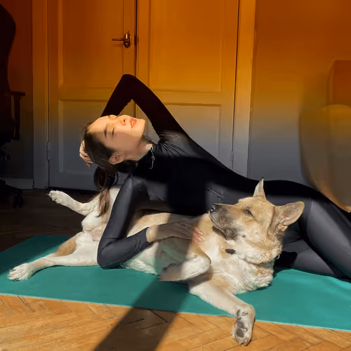 Item #10721478901713742275054814359553099375280541688591146570969408804583469219841 Media