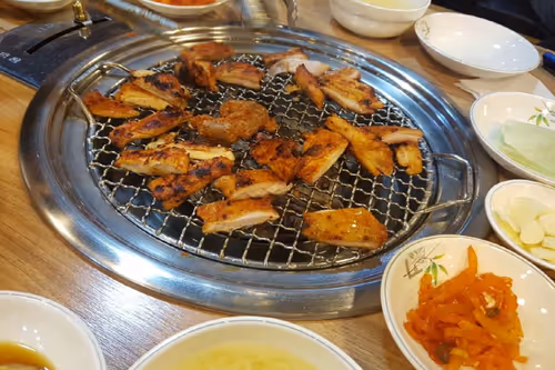 Item #76436442403238931654769079215325506734034420621269194264977366355588807655425 Media