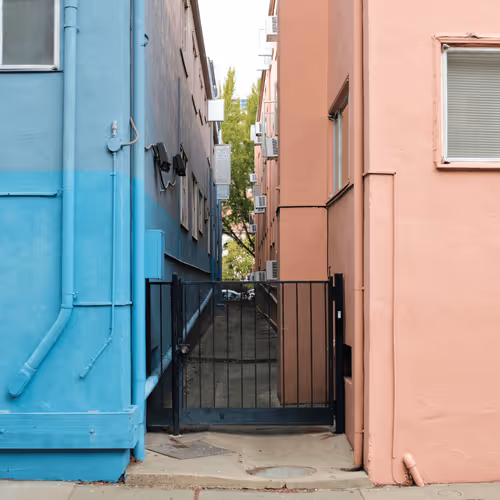 Item #63469761567061717341732170854689072472341875368113613158341509183232253362177 Media