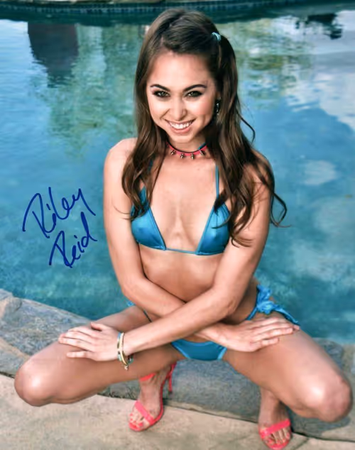 Item #90999038008026169735673291846607902387138482830554746163425286444827805745251 Media