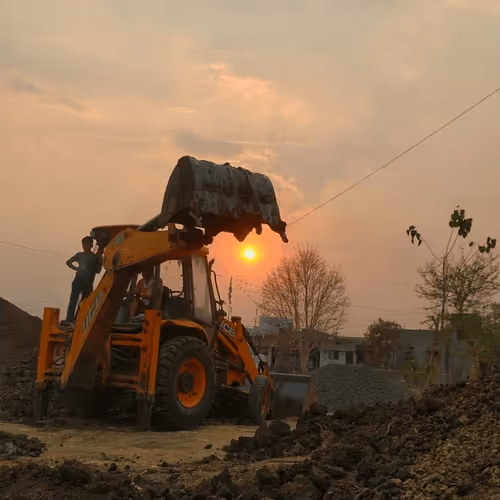 Item #25616082582926581849828542289953210650844898071757148195180127660648100265985 Media