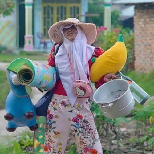 Item #65355848525352868398509282793089230237805041780595649946072565967180288491521 Media