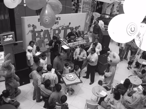 Item #109579018027133606473158902058456759875658318669045531735484408674652426076161 Media