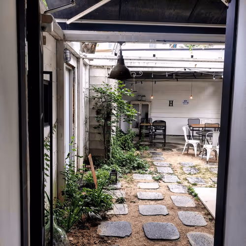 Item #56898950157913093593627224256500170032881666157173615048892704372605872766977 Media