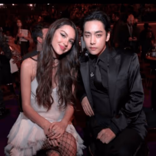 Item #31544319380530547822815034928393540549234810198532546293427171163771070578689 Media