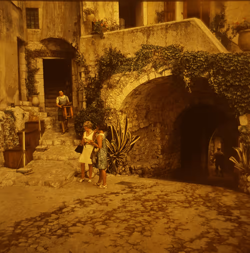 Item #99229842247812193492092246635526113316383887000586294441888985089914699776001 Media