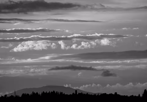 Item #44700108579651333138667542629820837396884608340507399849221760699966284627969 Media