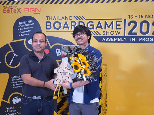 Item #20192872550292712437053965621300478417070051767444518043153957026167898767361 Media