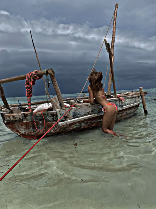 Item #40804210987415449856553447270136482953503848645722529517819933547570103582721 Media