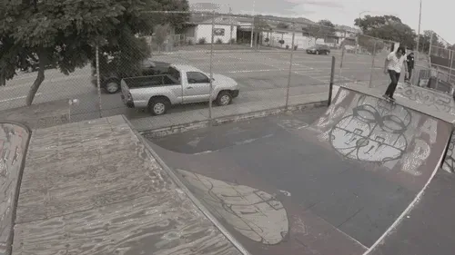 Item #203803380673272229912844626822408705125823780852954048682779880141065551873 Media