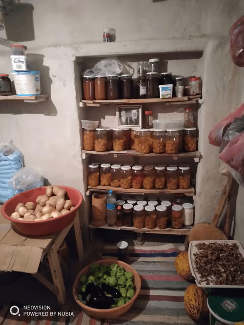 Item #53581876738018030526296833198765097323208142745183468553001527192916246659073 Media