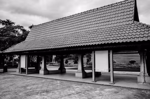 Item #88588118460762935851954819290277197949236789267554687293919040374850466086913 Media