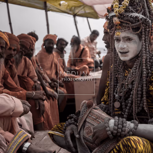 Item #112381046722962836592974674419935165827730707126809541689433939886616174657546 Media