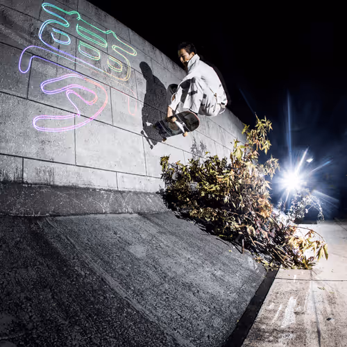 Item #12410577085583635741847651053181208342609125987671627115778380761315275702273 Media