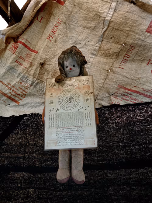 Item #91163984529927424901264955154345462323659642918610600117614228660855314055169 Media