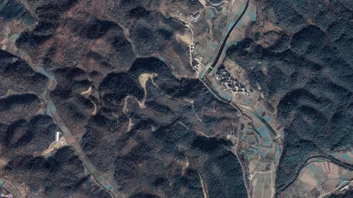 Item #21766675222774875702069380138995276219631073462771150610816623009304693178369 Media