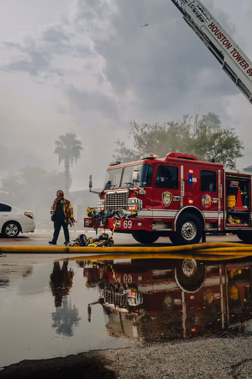 Item #27439795062901092399321903142193696129956748836890612143491337709095787429889 Media