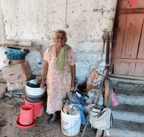 Item #32237202173720727343948986965561335091197107318394763909165930936326934233089 Media