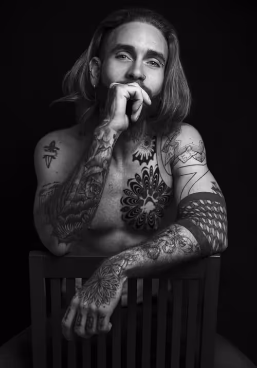 Item #83474408150443161227419273742814860452888408872523415106862383432845513195521 Media