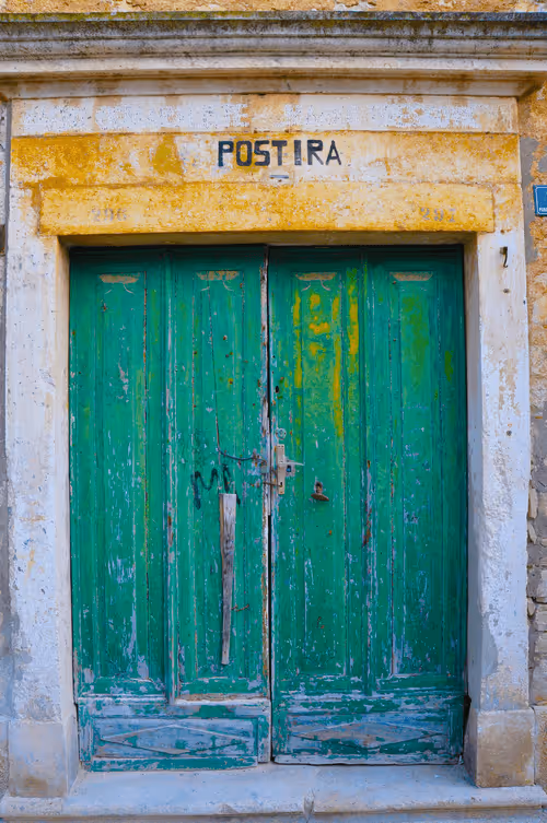 Item #23186007729053203064202564950252010176441349976529161374651306444329276407809 Media