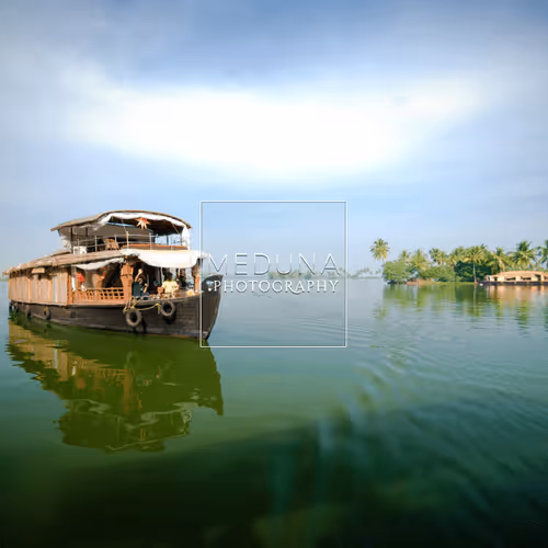 Item #112381046722962836592974674419935165827730707126809541689433939876720570007562 Media