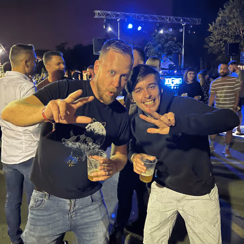 Item #110356878828529901552148336382235337349264957113413656530587736898676604272641 Media