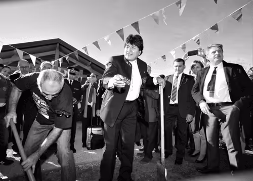 Item #61601413983432262200822046408210296549184035160504594584973518372155431059466 Media