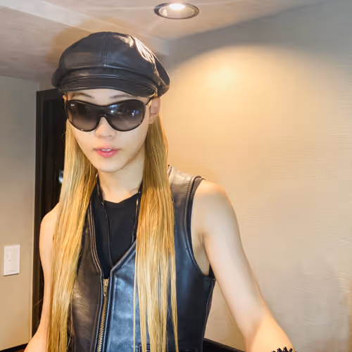 Item #28844510675054363679779527715488115790191086957330320945179443055278191280129 Media