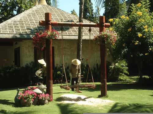 Item #47740723628740992811774374688397150768592318939959493340400451272634198392833 Media