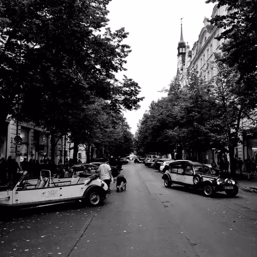 Item #96204562423592290746607308540151786971420842414918057487439675858498208399361 Media