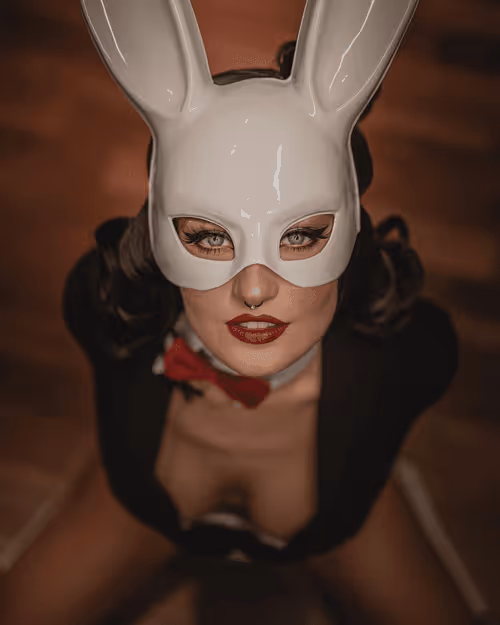 Item #45270907079150831630835126991051497487401745307980783275453893940329649799169 Media