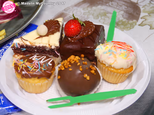 Item #21218919643484846679386017214105436286474954155539936946797714312801407729684 Media