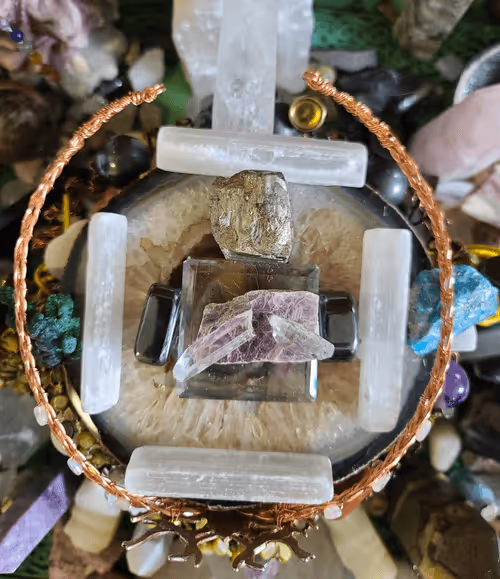 Item #42308540046866541539971940445397108885631946936136039124320588158095690067712 Media