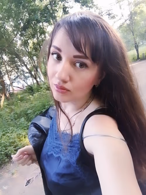 Item #111687379176541889816919328353036275918710560160410908362493498357146663780353 Media