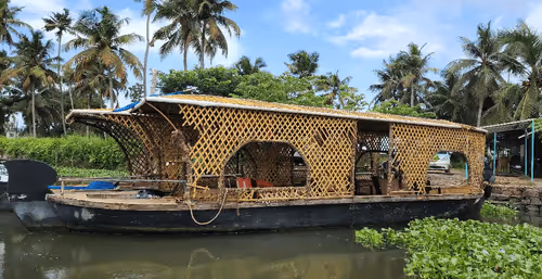 Item #39916610678052500138596211548792698776473563312308341193271399285218311405569 Media