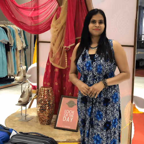 Item #70380890896986350035953124659598355529364139869800606797745305935220930772993 Media