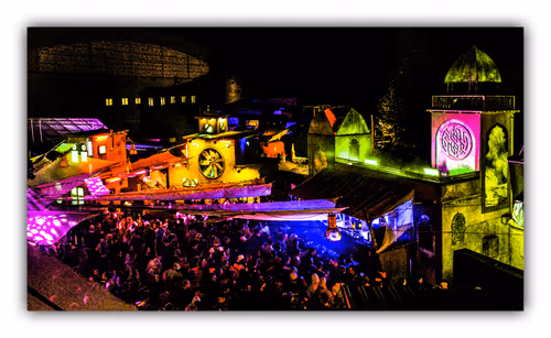 Item #5455238850362592268224334847768900322348981784056880100497398311602893094913 Media