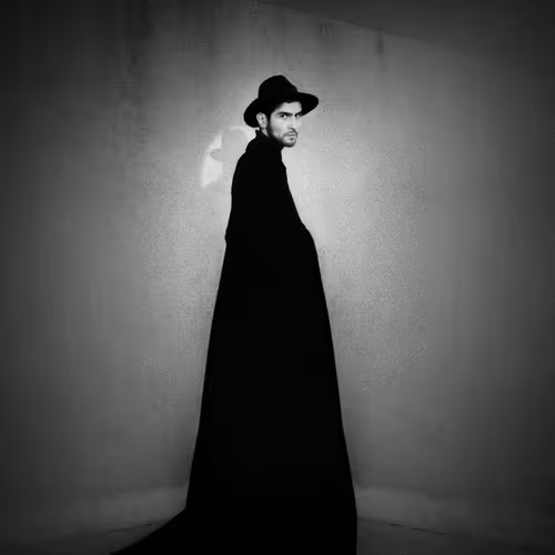shadow man / photo 2