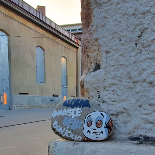 Item #76780836000871444111786607703412504968769074453506874541421732889666485485569 Media