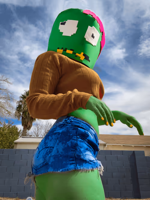 Item #19731673329703170240411407685974965002690900665559397535300754988086230777857 Media