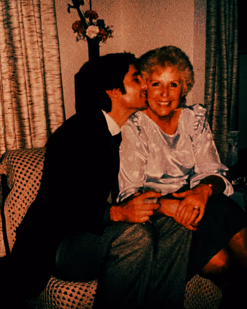 Item #12487784663316112872991520985674897236448498557666379661479517061353756960528 Media