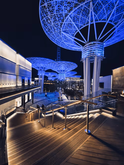 Item #112667008341302243302689137385956133130618064470449479276921417612873418407937 Media