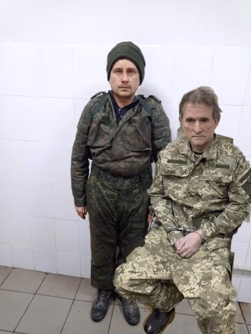 Item #97975037533619946198996311569134232435538750409841185713160586368600107909121 Media