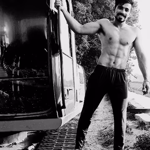 Item #40933636989924394904081220322759540185961889445707946336940481892668818849793 Media