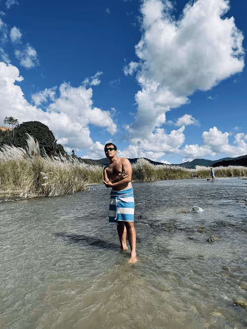 Item #69348301497921196170626293817701324929931153439175668559390954027742780194817 Media