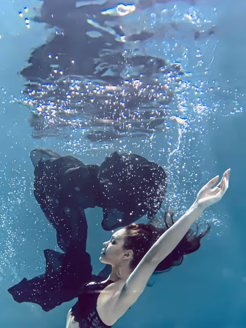 Item #73640399674278329631918913094017478618073040048416221917925867217723422932993 Media