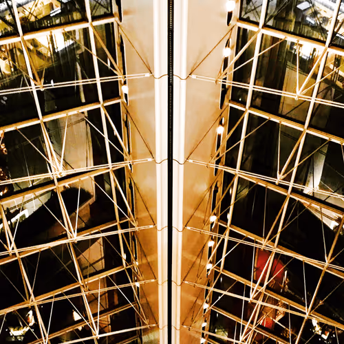 Item #30396210411431595672388615740324323346306299904975552388122083776335261466625 Media