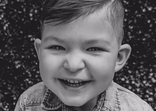 Item #76265303234218797531395326780060407197600721664743999430449730510813275357185 Media