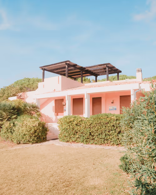 Item #38122789688901439809608562856729085960358328057221492569725414904892485533697 Media